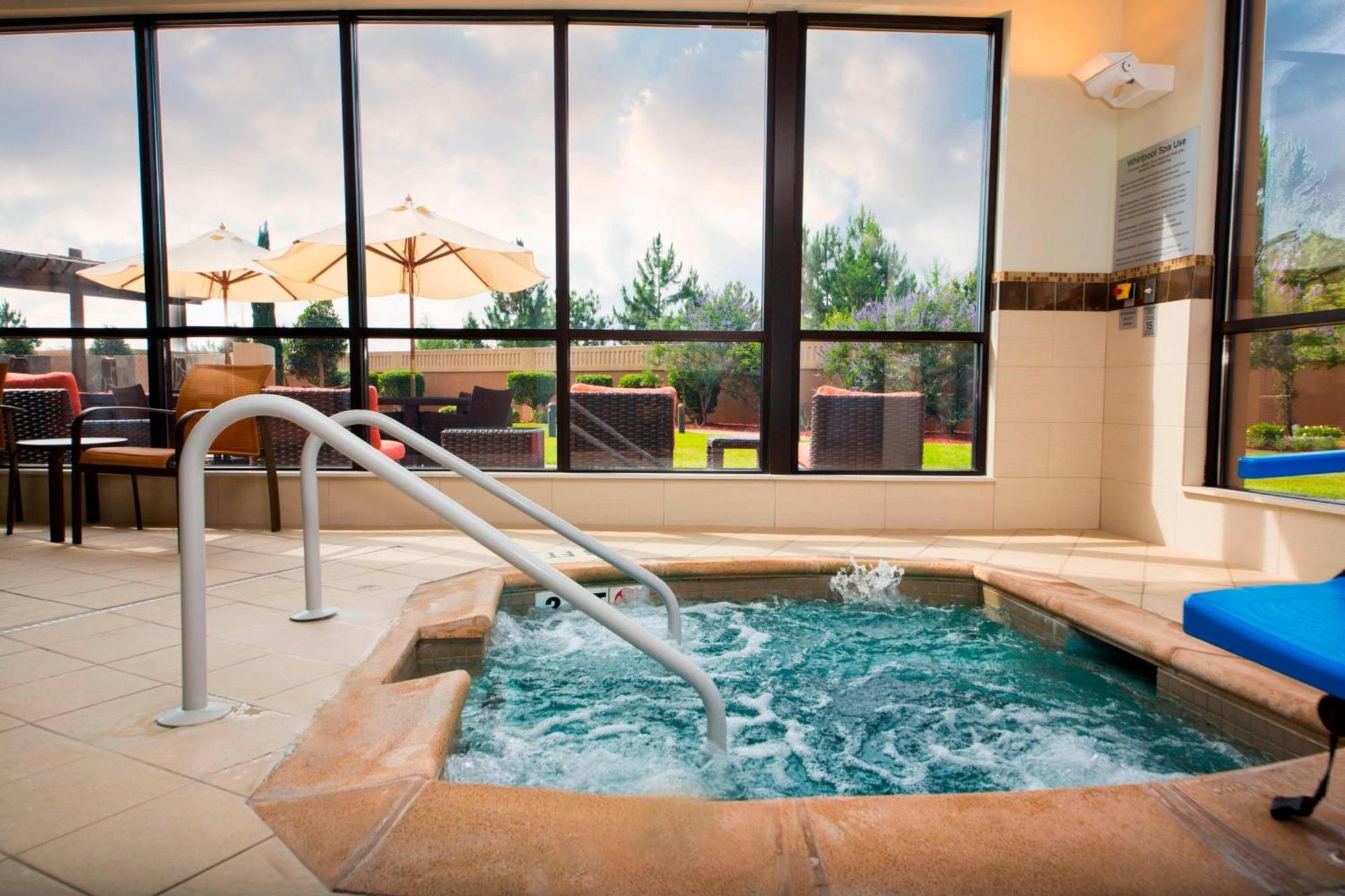 Hotel Courtyard 3*