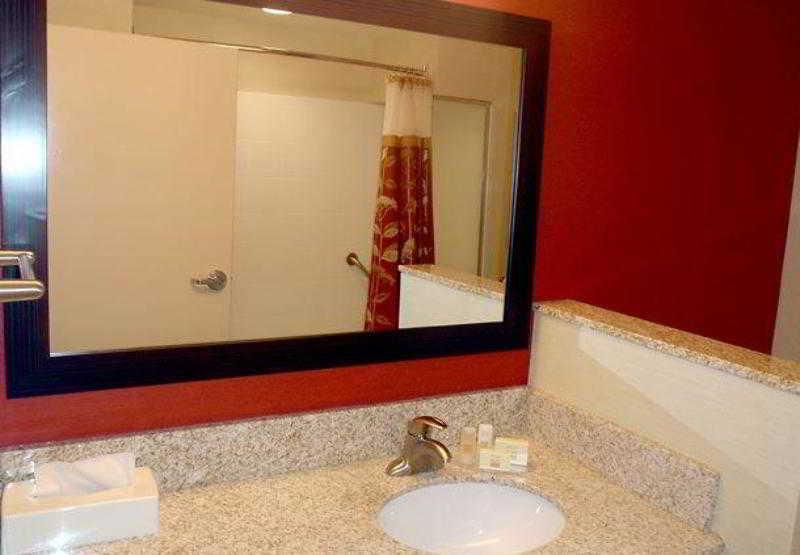 Courtyard Hotel 3*